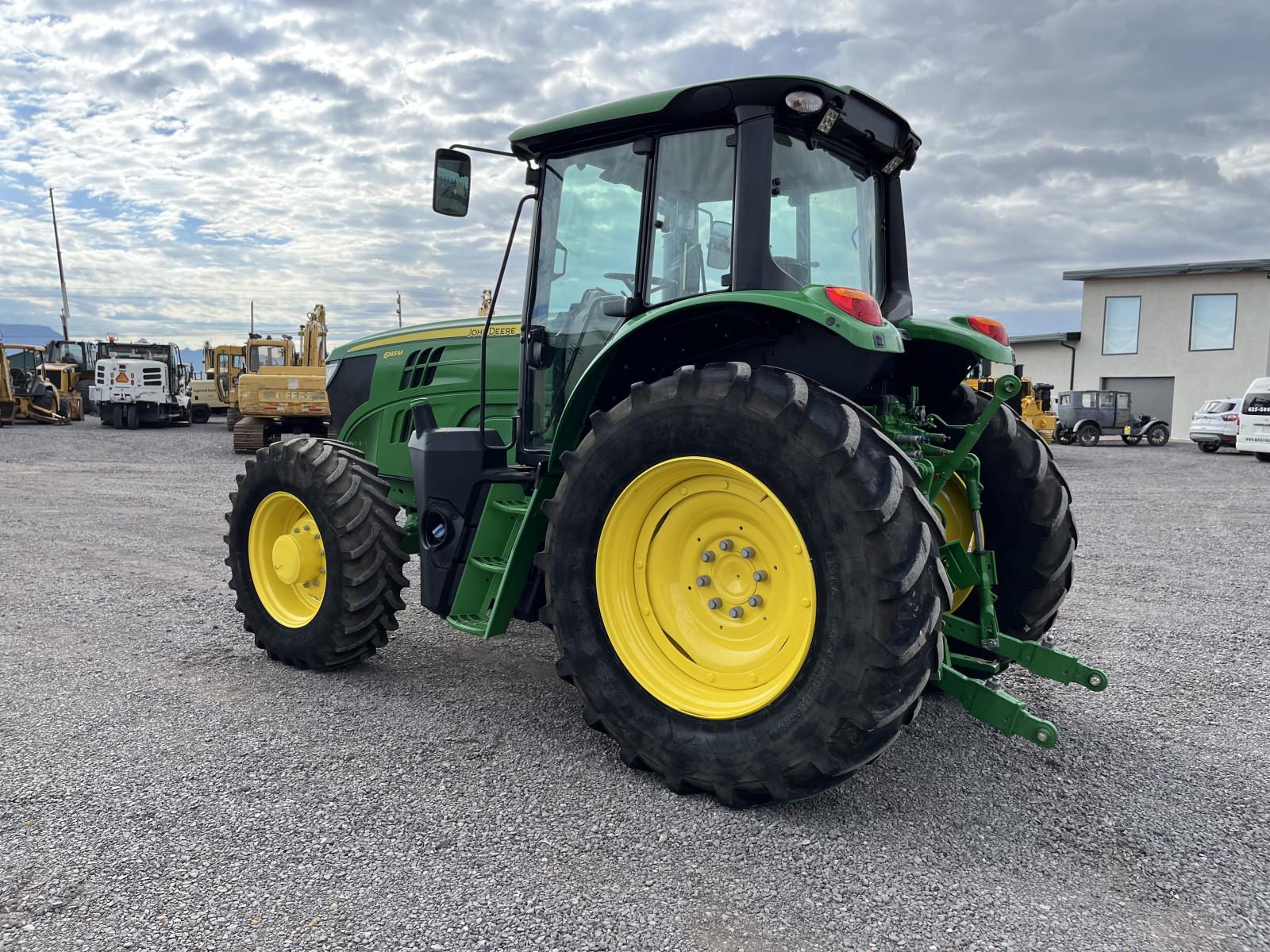 ./imagenes/INVOICE/2019/18102/JOHN DEERE 6145M (15).JPG